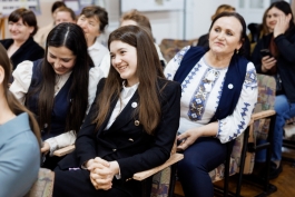 Новый раунд национального диалога по вопросам безопасности детей в онлайн-пространстве прошел в городе Унгень
