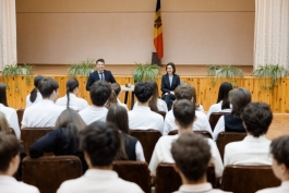 Șefa statului a continuat, la Bălți, dialogul despre siguranța copiilor în mediul online