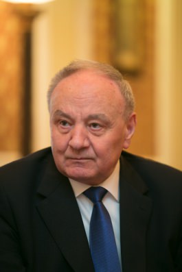 Moldovan president meets French official