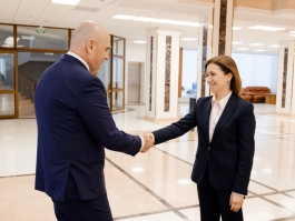 Președinta Maia Sandu l-a primit pe Prim-ministrul României, Ilie Bolojan, la Chișinău