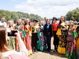 De Ziua Nistrului, șefa statului a participat la Festivalul „Dansul Vetrelor Nistrene” din Ștefan Vodă.