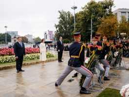 Președinta Republicii Moldova a adus un omagiu celor care au apărat independența țării
