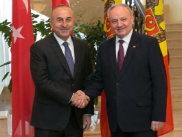 Президент Николае Тимофти встретился с  министром иностранных дел Турции Мевлютом Чавушоглу