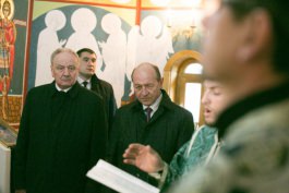 Moldovan president, former Romanian head of state visit north Moldova town