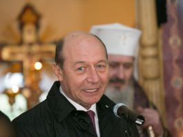 Moldovan president, former Romanian head of state visit north Moldova town