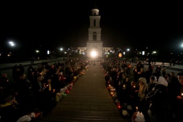 Moldovan president attends Easter mass