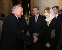 Moldovan president attends Easter mass