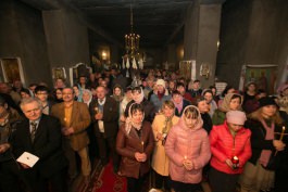 Moldovan president attends Easter mass