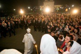 Moldovan president attends Easter mass