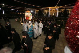 Moldovan president attends Easter mass