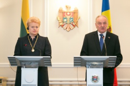 Lithuanian president pays official visit to Moldova