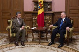 Президент Николае Тимофти встретился с послом Румынии Мариусом Лазурка
