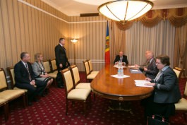 Moldovan president Nicolae Timofti signs decrees appointing seven magistrates