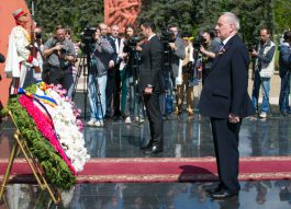 President Nicolae Timofti attends actions dedicated to 70th anniversary of end of World War II