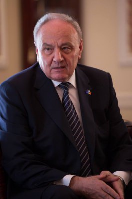 Moldovan president meets U.S. Secretary of the Navy