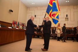 Moldovan president introduces new defence minister to staff