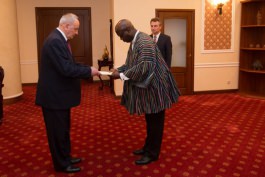 Moldovan president receives accreditation letters from five ambassadors