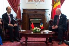 Moldovan president receives accreditation letters from five ambassadors