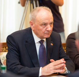 Moldovan president meets Romanian high-ranking official