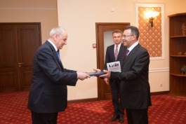 Moldovan president receives accreditation letters from more ambassadors