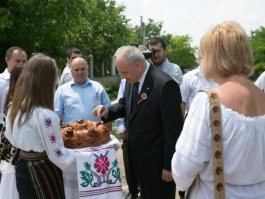  Николае Тимофти принял участие в Национальном туристическом фестивале традиций «Duminica Mare»