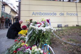 Moldovan president decrees 16 November as mourning day for Paris terror attacks victims