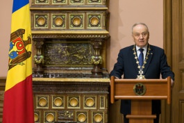 The ex officio cabinet members took oath in the presence of President Nicolae Timofti